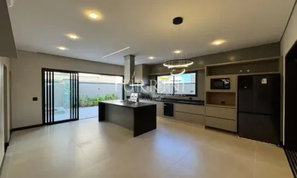 Casa no condomínio Alphaville Bauru disponível para venda.