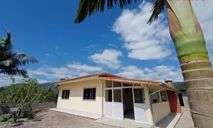 Casa com 3 quartos para alugar em Canudos, Biguaçu 