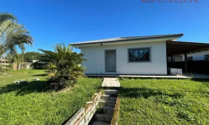 Casa com 3 quartos para alugar em Encruzilhada, Biguaçu 