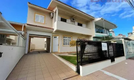 Casa com 5 quartos à venda no Estreito, Florianópolis 