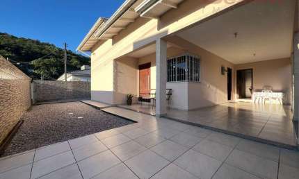Casa com 3 quartos à venda em Fundos, Biguaçu 