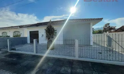 Casa com 2 quartos para alugar no Centro, Biguaçu 