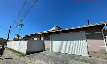 Casa com 2 quartos para alugar em Rio Caveiras, Biguaçu 