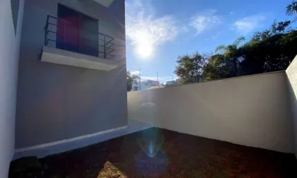 Jardim são felipe. casa nova. 02 dorm. sendo 01 suíte.