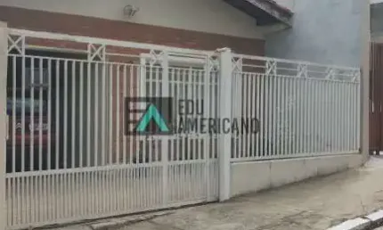 oportunidade! Ótima casa no centro de Atibaia com 287 m2 de terreno, quintal e porão