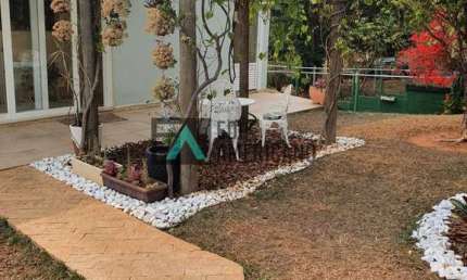 Casa com terreno espetacular à venda no Jardim Paulista