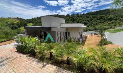 CASA CONDOMÍNIO FECHADO ATIBAIA COM ÓTIMA LOCALIZAÇÃO