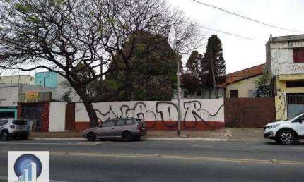 Excelente terreno com frente para duas ruas; Deputado Cantídio Sampaio e rua Antônio Augusto de Barros. No terreno com frente para a Cantídio Sampaio