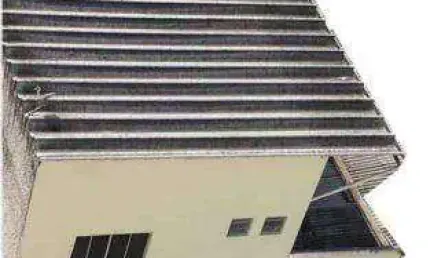 Predio comercial com 3 andares sendo que o 3 andar com 184m2 tem acesso e energia por rua independente. possui mina dágua potáve