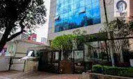 Excelente conjunto comercial em região nobre de São Paulo, abriga amplo comércio localizado nas ruas Cardoso de Almeida e Turia