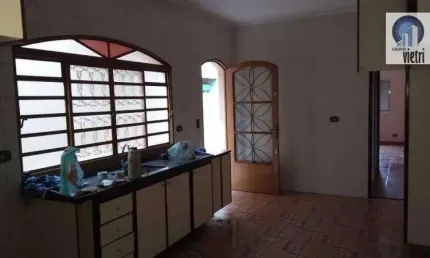 Sobrado 3 Dormitorios, sendo 1 suite com armarios - Travessa da Av. Mutinga.