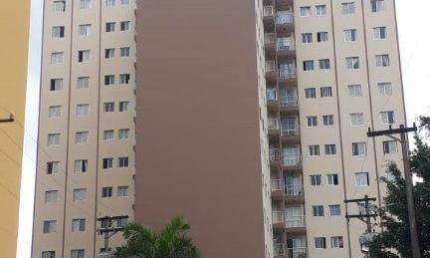 Apartamento em frente ao atacadão Extra na Parada de Taipas com 2 dormitórios, sala com sacada e 1 vaga de garagem em exelente localização.