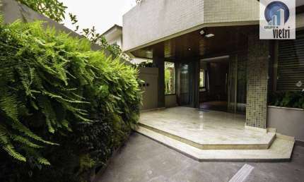 Lindíssimo apartamento duplex com 492 m², 6 dormitórios (4 suítes), 6 vagas de garagem fixas. Ótima localização à 2 minutos do Parque Villa Lobos, em