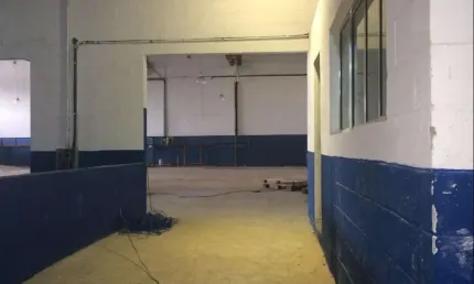 galpão de 5.100² no Condomínio Industrial Igarapé. É um galpão que pode ser dividido e transformado em módulos de 580m², 900m², 1.250m², 2.400m² ou 3.