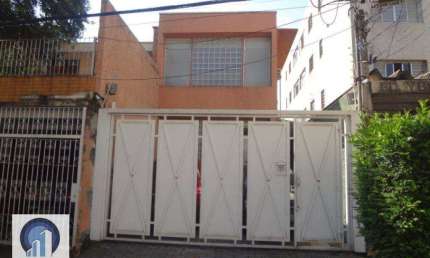 Casa na Lapa, 218m² 5 Banheiros,8 salas + 1 sala de reunião e 2 vagas IPTU: R$ 642,04 cada parcela