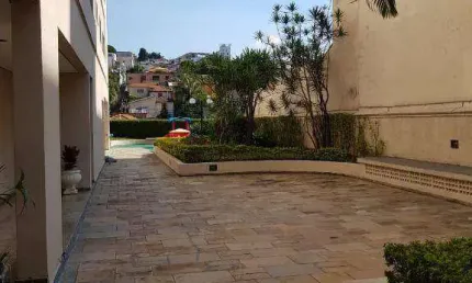 Apto. com 65m2. vagas. 22m2.  2 dormitórios com armários embutidos, sala, cozinha com armários, banheiro, área de serviço com quarto de empregada com