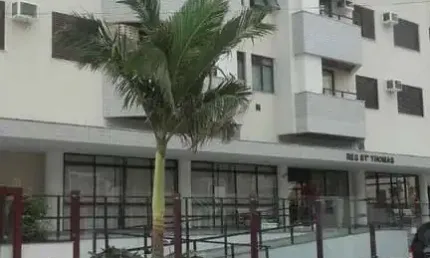Apartamento padrão a 40 mts da praia central de canasvieiras.