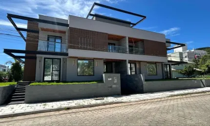 Casa com 3 quartos à venda em Jurerê, Florianópolis 