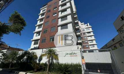Apartamento com 3 dormitórios 1 Suíte 2 vagas, sacada com churrasqueira COMPLETO DE ARMARIOS - Curitiba PR