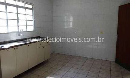 Casa com 3 dormitórios para alugar, 178 m² por R$ 3.646,03 - Parque da Represa - Jundiaí/SP