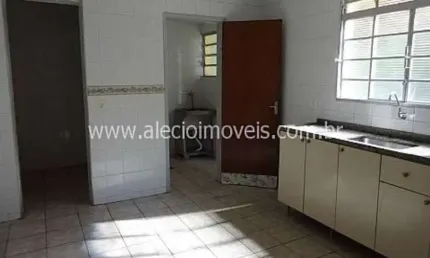 Casa com 3 dormitórios para alugar, 178 m² por R$ 3.646,03 - Parque da Represa - Jundiaí/SP
