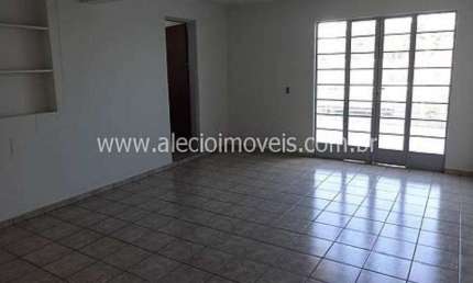 Casa com 3 dormitórios para alugar, 178 m² por R$ 3.646,03 - Parque da Represa - Jundiaí/SP