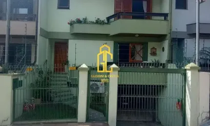 Sobrado à venda no bairro Vinhedos - Caxias do Sul/RS