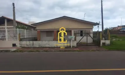 Casa à venda no bairro Centro - Balneário Gaivota/SC