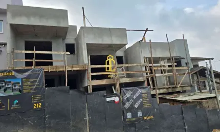 Sobrado à venda no bairro Vinhedos - Caxias do Sul/RS