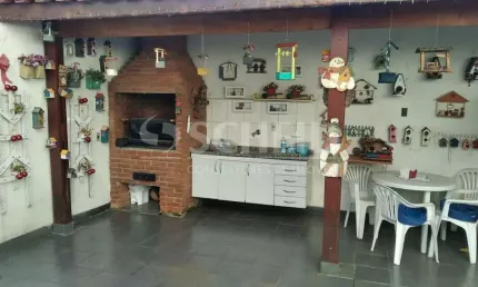 Sobrado com três dormitórios na região do Jardim Prudência !!