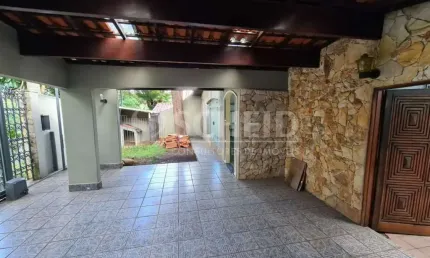 Casa Térrea com 3 Quartos á venda, 02 vagas, 188m² - City Campo Grande - São Paulo-SP