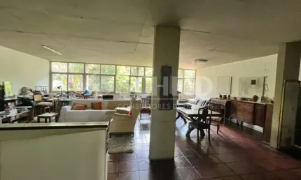 Casa térrea com 3 dormitórios à Venda, 453m² área construída terreno de 955m² Jardim Marajoara