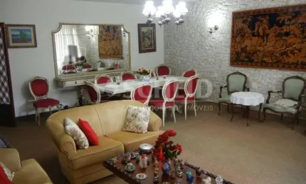 Casa a venda no Brooklin com 491m, 3 quartos, 1 suíte e 3 vagas.