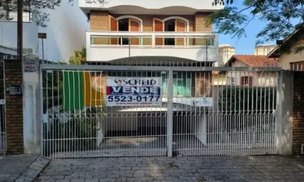 Sobrado em 03 pavimentos em ótima localização na Zona Sul