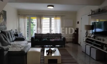 Casa de Vila fechada com portão automático no Brooklin!