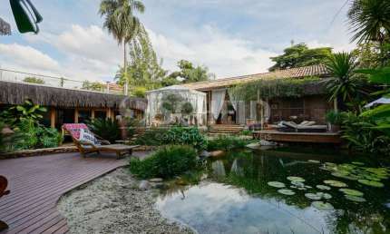 Casa Térrea no Alto da Boa Vista com 3 Quartos e 4 Vagas!