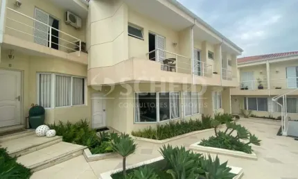 Sobrado em Condomínio à venda, 3 Quartos, 1 suíte e 2 vagas cobertas