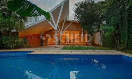 Casa térrea na Granja Julieta 3 quartos 1 suíte com 4 vagas.
