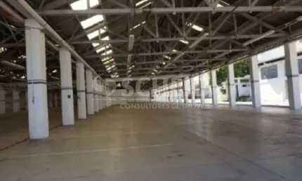 Ótimo galpão com boa localização, ao lado das marginais