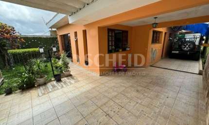 CASA TÉRREA NO CAMPO GRANDE - PRÓXIMO AO JARDIM MARAJOARA - 3 DORMS - 1 SUÍTE - CLOSET -  5 VAGAS