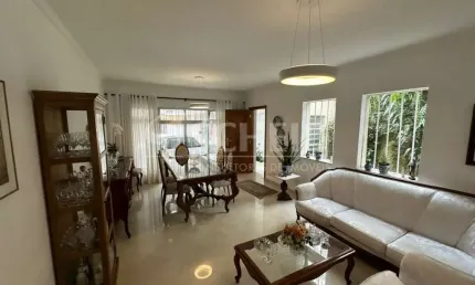 Casa á venda com 160m 3 quartos , 1 suite, 2 vagas no Campo Belo