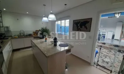 Casa Térrea 144m² 3 quartos, sendo 2 suites, com 3 vagas de garagem -  Campo Grande ( Vila Romana)