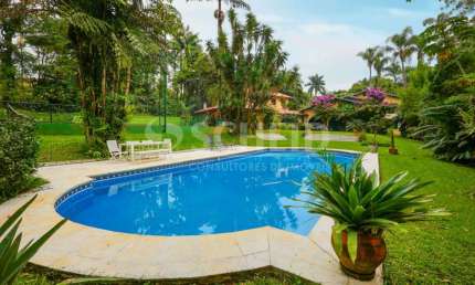 Casa Espectacular Condomínio Exclusivo Chácara Flora com Piscina, Quadra Tenis Saibro e Muito Verde
