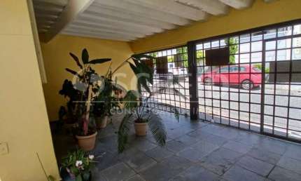 Casa no Campo Grande com 3 dormitórios, 3 banheiros e 2 vagas.