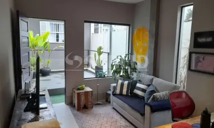 Sobrado à venda na vila mascote, com 3 dormitórios sendo 1 suíte.