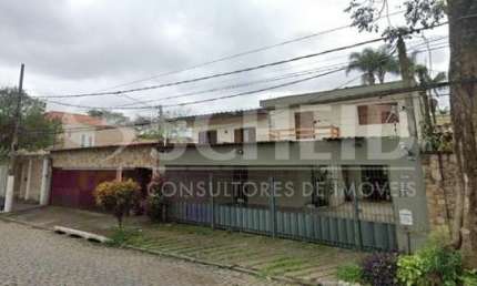 Sobrado 4 suítes 3 vagas de garagem no Alto da Boa Vista com 400 m² de terreno.