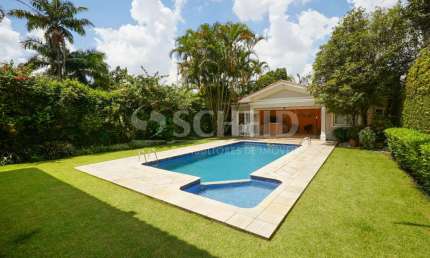 Casa com jardim, piscina e área gourmet 750 m2 no Alto da Boa Vista