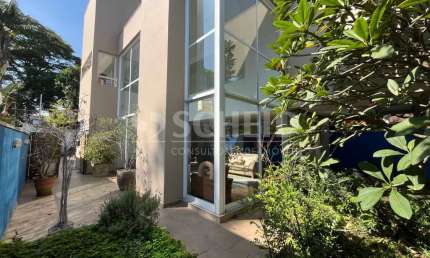 Casa na Chácara Santo Antonio com 3 quartos e 1 suíte com 3 vagas de garagem!!