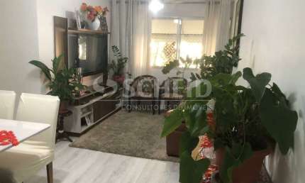 Lindo apartamento com armários embutidos, excelente localização.