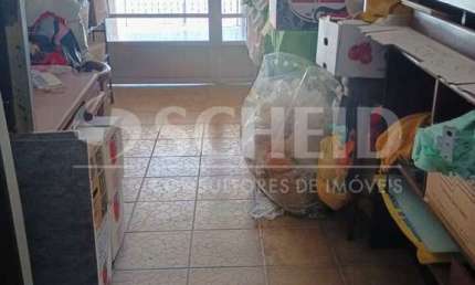 Ótima Casa Térrea à Venda  3 Dormitórios (1 Suíte), 3 Salas, 4 Banheiros, 4 Vagas  Excelente para
